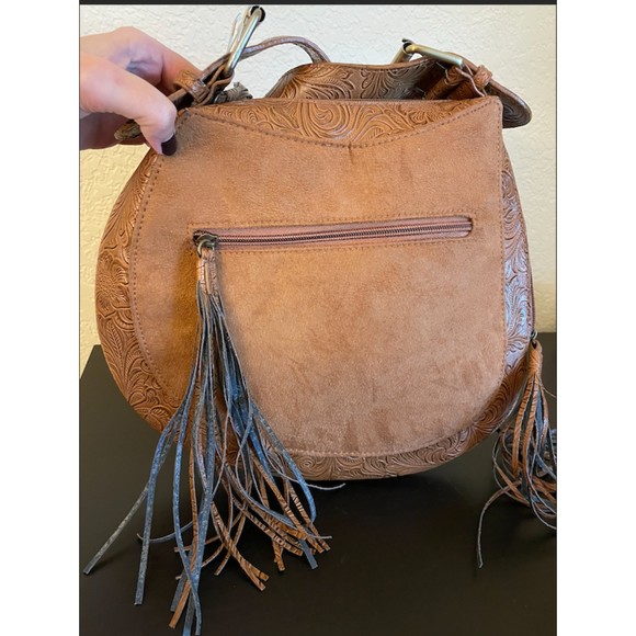 NEW - Western Saddle Shoulder Bag -Fringe -Tooled- Faux Leather/Suede - Picture 3 of 13